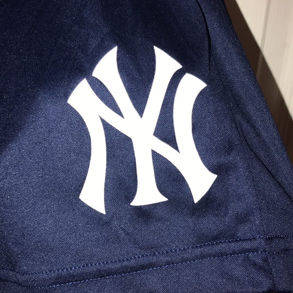 NWT Men's MLB Yankees Athletic Shorts - Picture 4 of 8